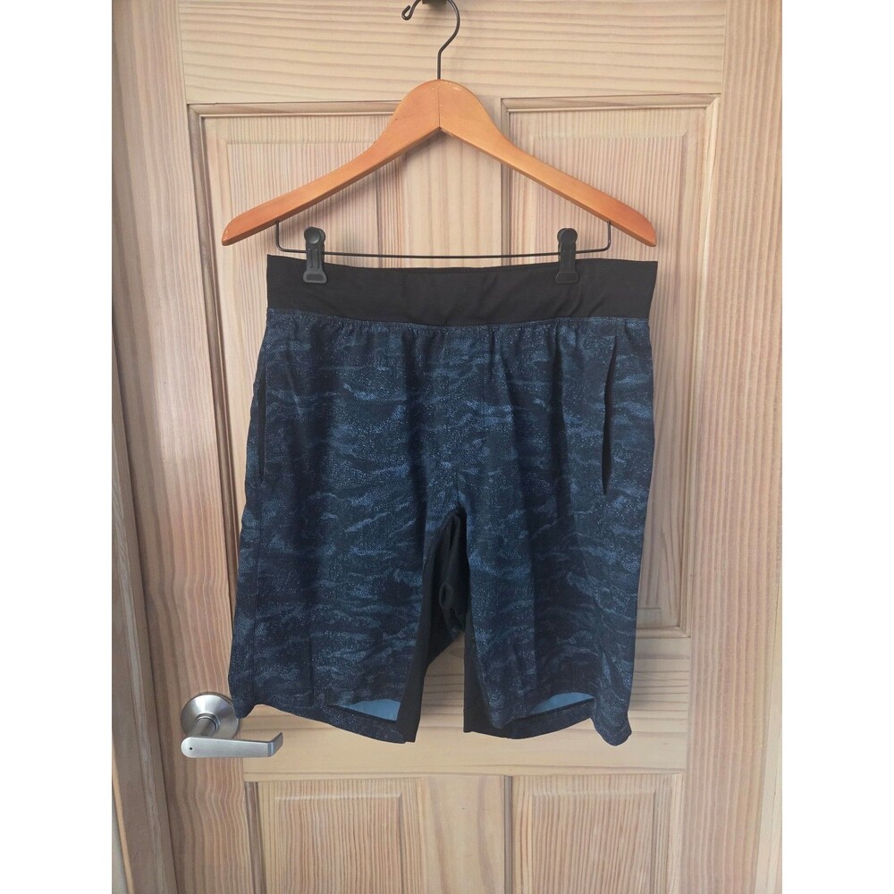 Lululemon Men's Athletic Shorts Workout Running Black Blue Patterned Large ?